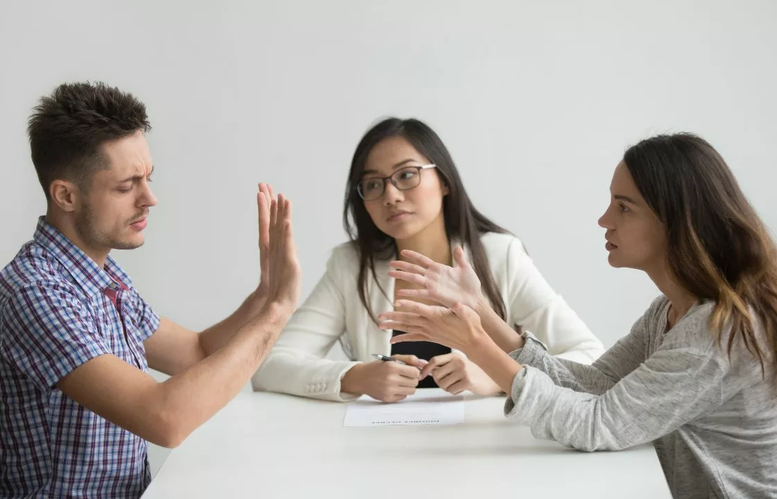 Image of couple arguing in family mediation Gloucestershire