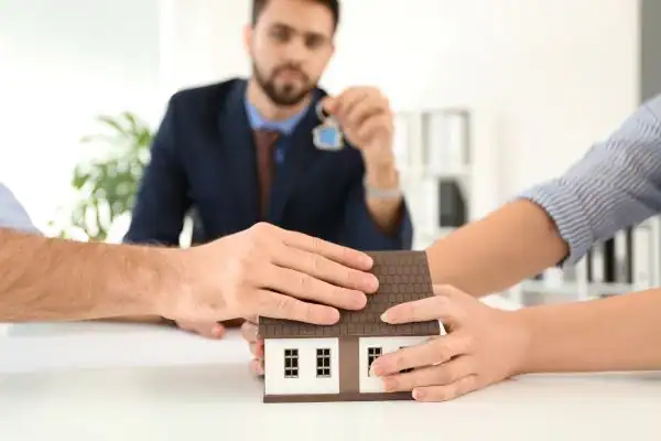 Couple arguing over property in divorce mediation Gloucestershire